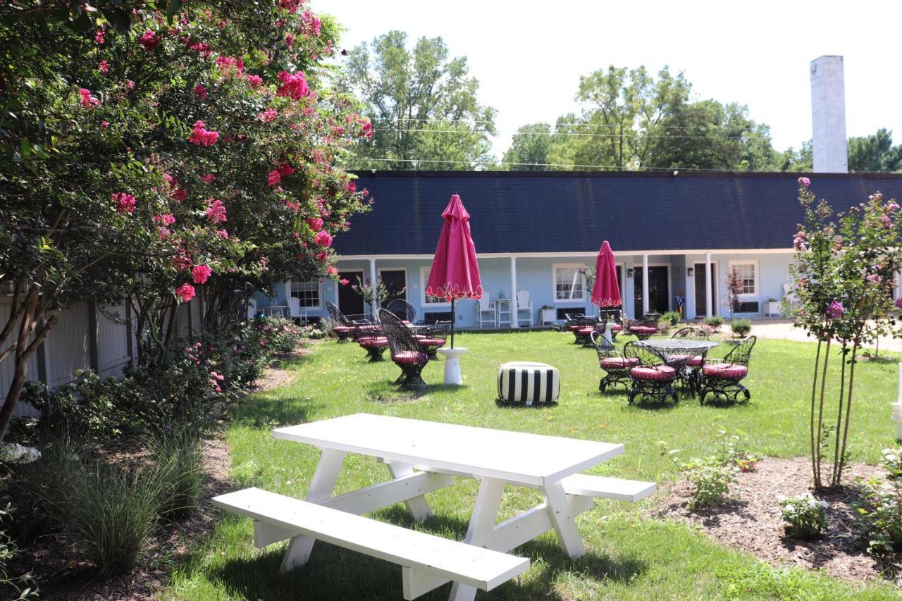 The Chesapeake Inn Urbanna Eksteriør bilde